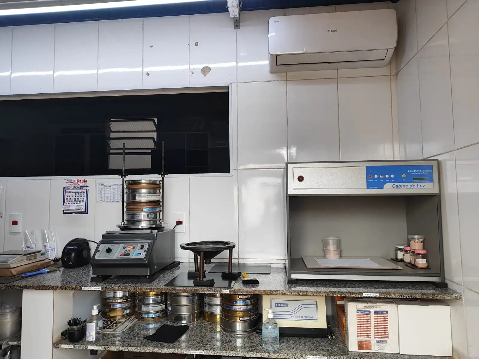 Laboratório moderno de controle de qualidade